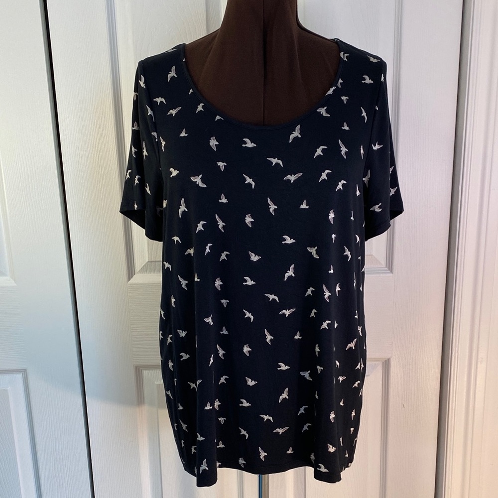 2 for $25 - Reitmans Short Sleeve T-Shirt Blouse, Black w Bird Pattern, 1X Plus